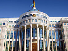 Назарбаев вручил звание генерал-лейтенанта замглаве КНБ Самату Абишу