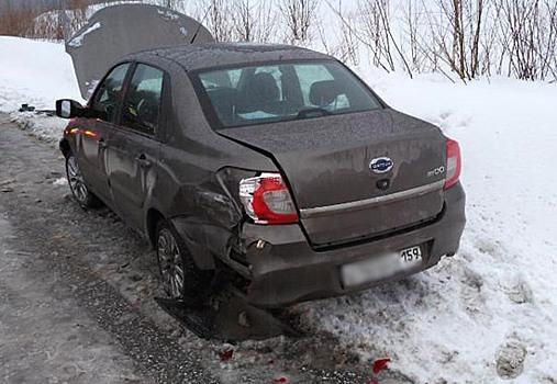 В Перми водитель ВАЗа врезался в иномарку и сбил пешехода