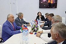 Уральская и белорусская компании отметили 55-летие сотрудничества новым соглашением