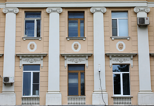 Раскрыт адрес дома с шестью надстроенными этажами в Москве