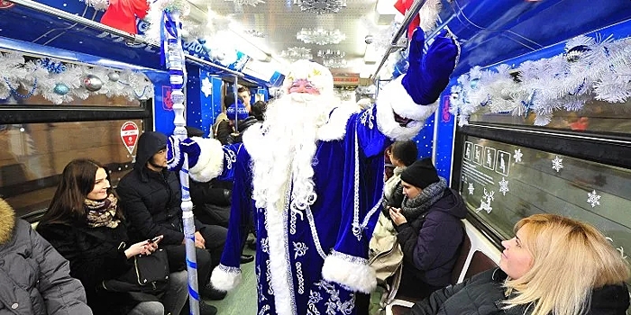 Дептранс Москвы рассказал о необычных предметах, забытых в метро на Новый год
