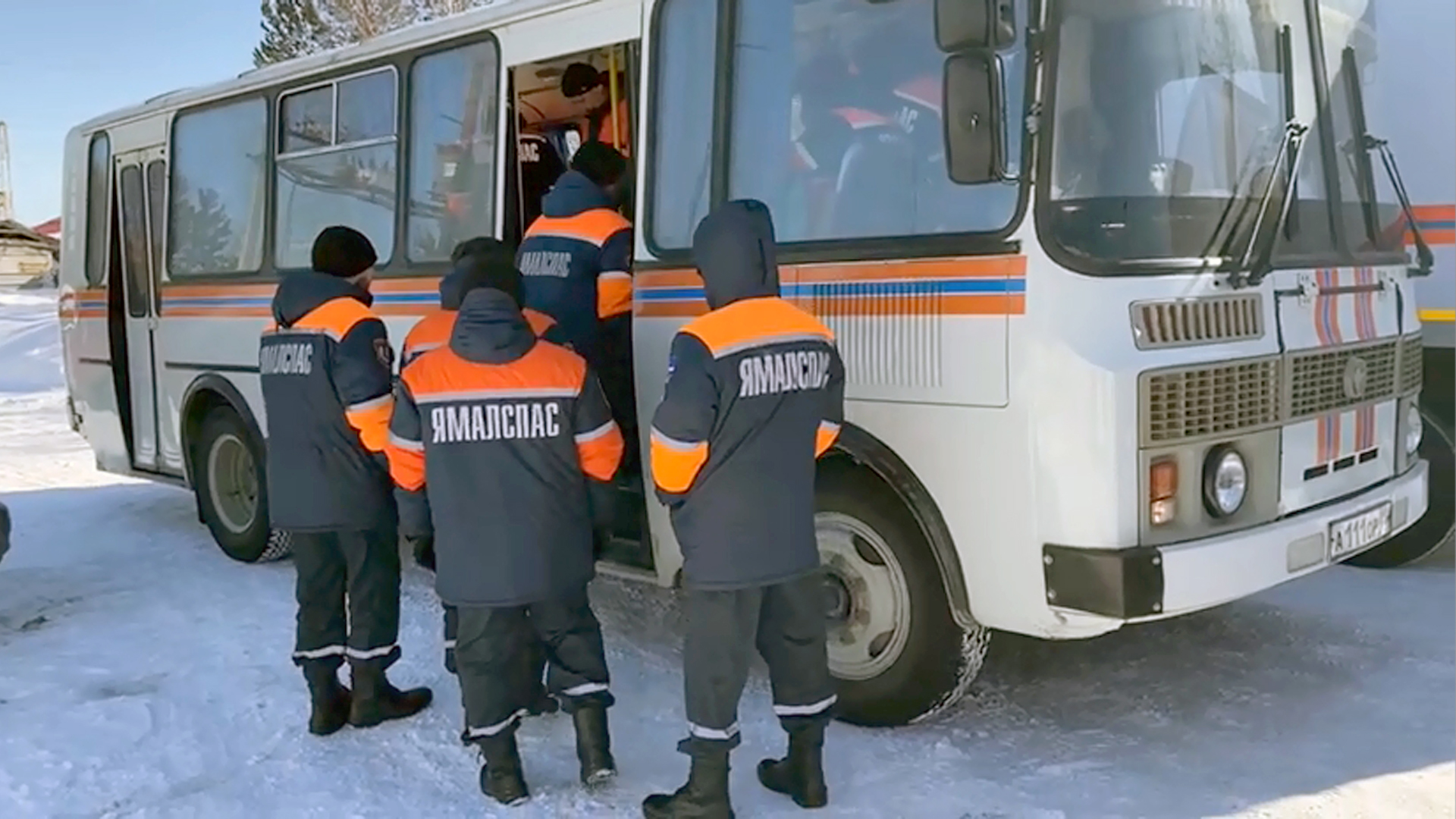 Спасатели «Ямалспаса» отправились в Курганскую область для борьбы с паводками