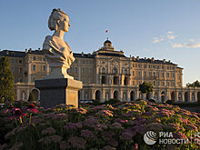 Могут ли художники спасти разрушающиеся дворцы Санкт-Петербурга?