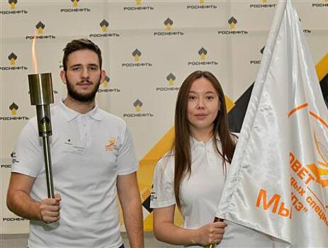 Новые нефтяники: молодежь Сызранского НПЗ приняла клятву профессии