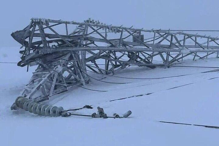 «В розетках 78 вольт вместо 220»: жители Мурманска рассказали, как выживают в условиях блэкаута