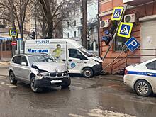 Есть пострадавшие: &laquo;Газель&raquo; и ВMW столкнулись в центре Ростова