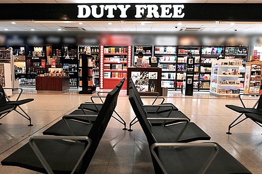 В аэропортах могут разрешить продавать алкоголь из магазинов duty free пассажирам, летающим по России