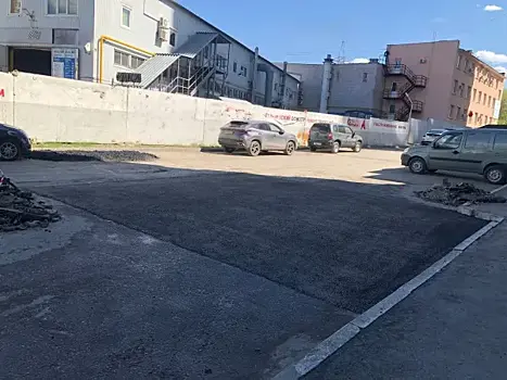 Прокуратура добилась ремонта асфальта у высотки на Ново-Садовой в Самаре