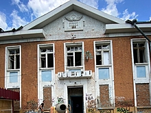 В Омске решили снести заброшенную школу на улице Свобода, которую не смогли продать