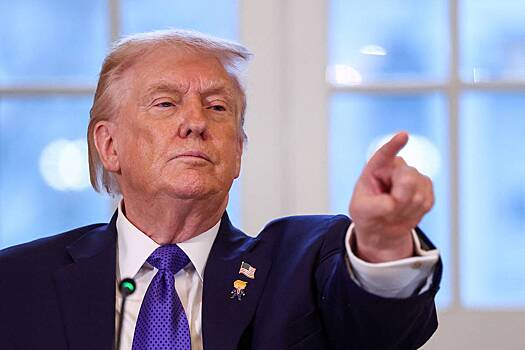 Вэнс помог Трампу включить микрофон