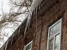 Кировчане массово жалуются на сосульки