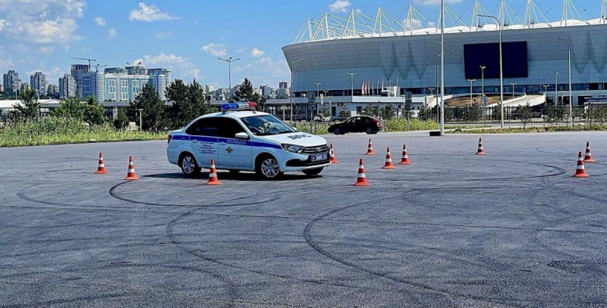 В донской столице прошли соревнования по служебному автомногоборью среди сотрудников полиции
