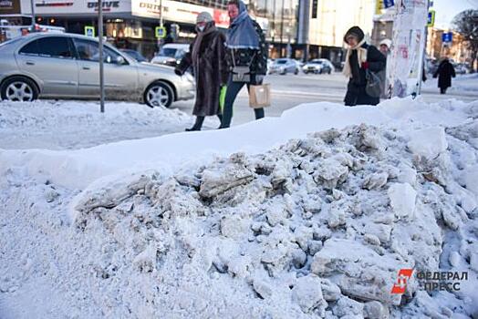 Жители Кировской области продают снег вагонами