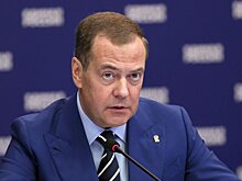 Медведев посоветовал Гашеку «аккуратнее переходить дорогу и навещать психиатра», отметив, что тот «страдает русофобией в форме бреда преследования». Экс-вратарь жаловался в ИИХФ и МОК