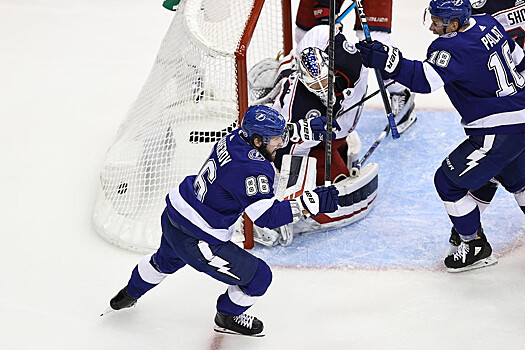 Видео гола Никиты Кучерова из-за ворот в матче плей-офф НХЛ с «Коламбусом»