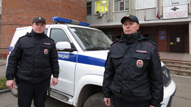 В Вологде полицейские на руках вынесли из задымлённого дома инвалида-колясочника