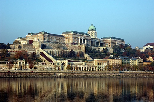 Какие документы понадобятся россиянам для поездки в Венгрию