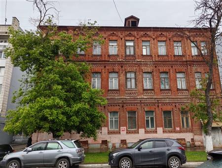 В Самаре за 50 млн рублей продают бывшее общежитие Института культуры