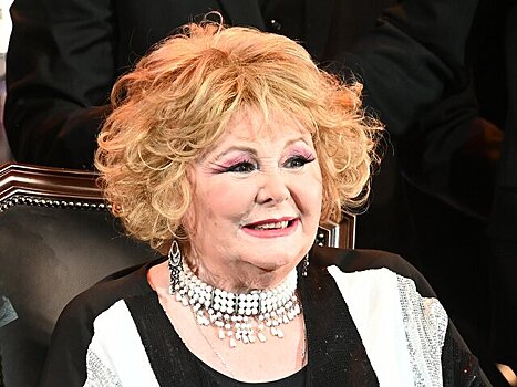 Помощница актрисы Селезневой опровергла сообщения о ее плохом самочувствии