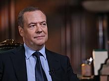 Медведев рассказал, кто хотел напасть на Красную армию летом 1945 года