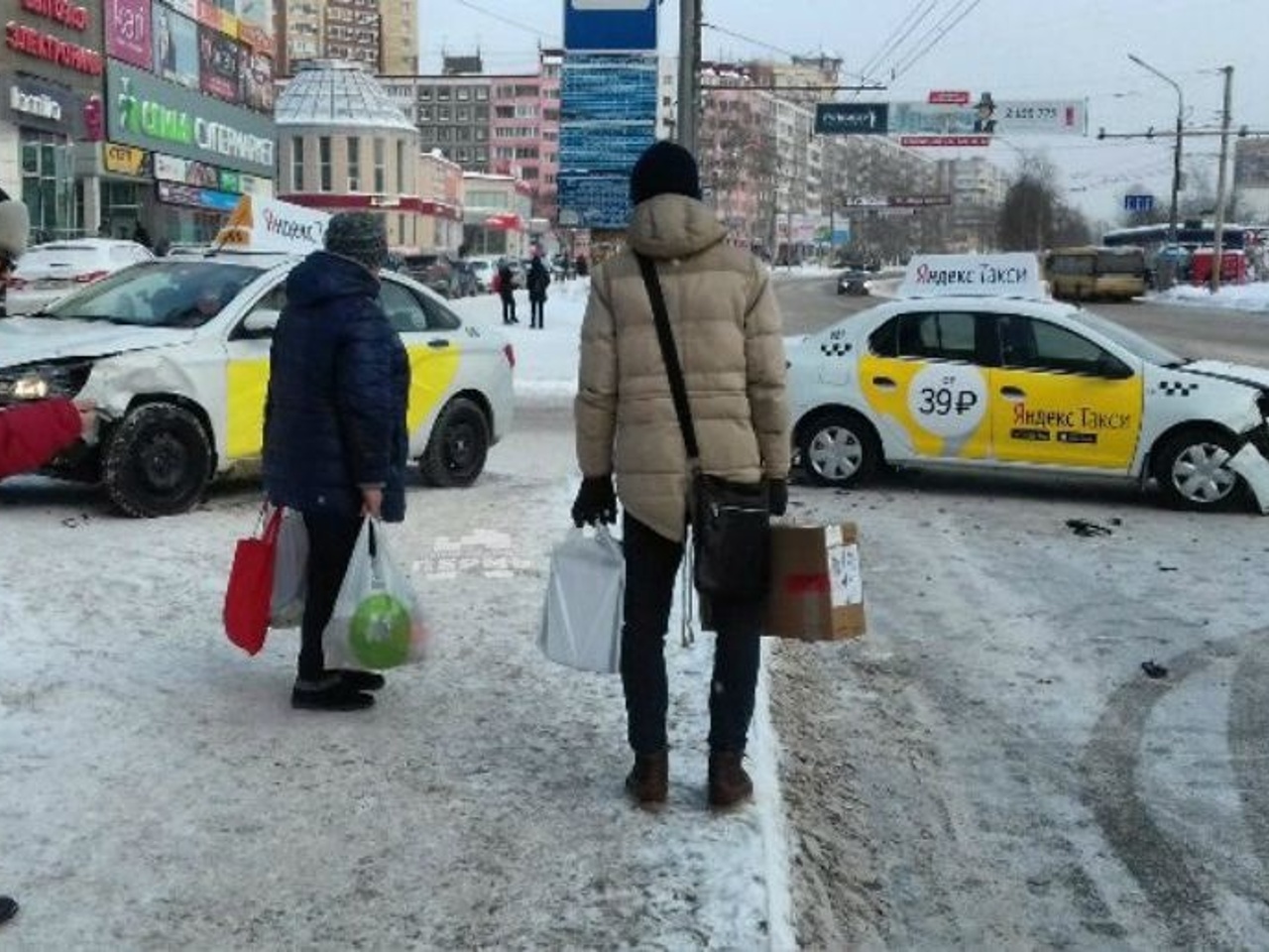 В Перми в ДТП угодили две машины 