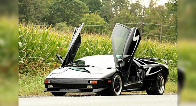 На аукцион выставили раритетную версию Lamborghini Diablo SV 1998 года