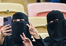 В России предложили запретить мусульманкам носить никаб. Аргументы за и против