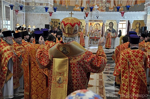 Иларион: синод РПЦ вряд ли решит вопрос подлинности "екатеринбургских останков" 14 июля