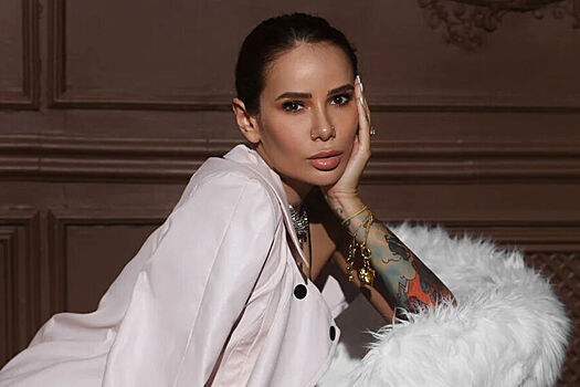 Айза намекнула, что звезды шоу-бизнеса повторяют за&nbsp;ней