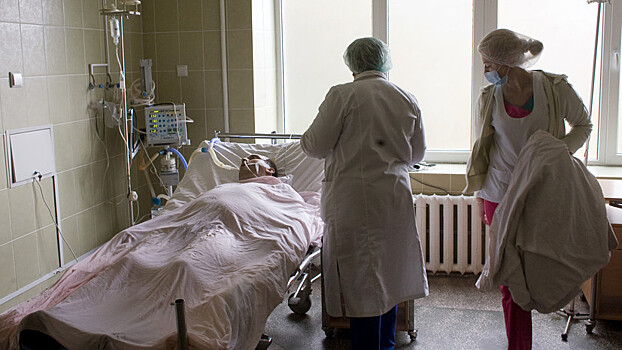 Премьер Украины опроверг информацию о заполненности львовских больниц