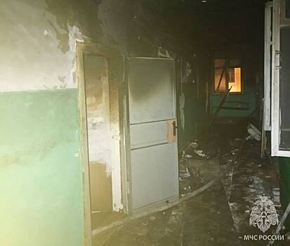 В Оренбурге в многоквартирном доме на улице Кирова горела комната