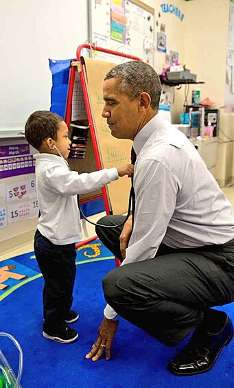 Президент во время посещения начальной школы в Вашингтоне, март 2014