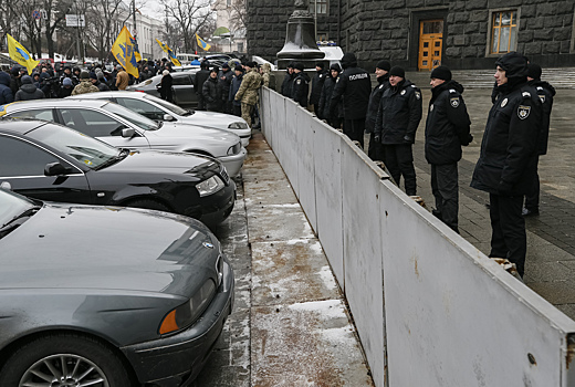 Протестующие начали акцию у кабмина Украины