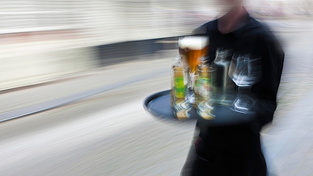 В России хотят разрешить рестораторам продавать алкоголь навынос