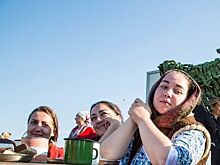 Жители Анапы поздравили Кубань с 75-летием освобождения свадьбой