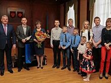 Цена материнства. Семье, в которой девять детей, власти подарили термос