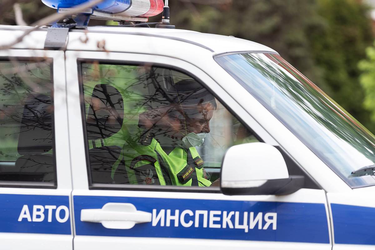 Россиянин почти двое суток удерживал в машине не пустившую его домой пьяным подругу