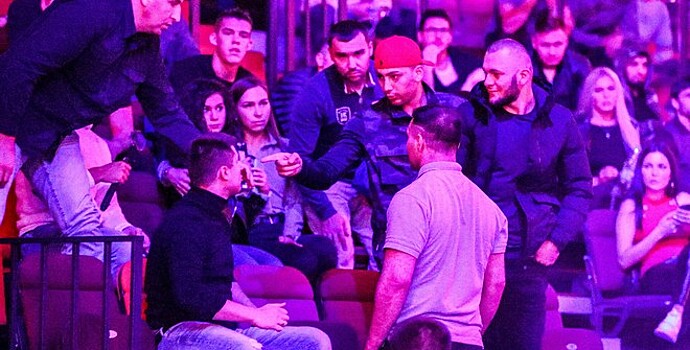 На турнир ММА в Сочи раздавали фальшивые пригласительные