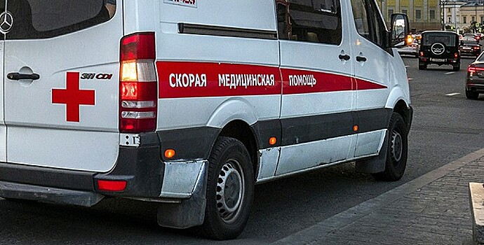 Один человек погиб в ДТП с участием четырех машин и автобуса в Свердловской области