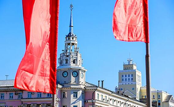 Воронеж. Музыка Революции для ансамбля с «гармошкой»