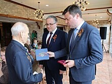 Руководители города поздравили ветеранов