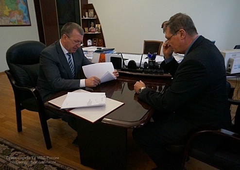 Бородин и лидер профсоюза свердловских госучреждений Тулуман подписали соглашение о сотрудничестве