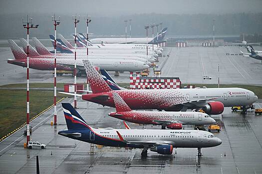 Десятки рейсов задержали в аэропортах Москвы из-за атаки БПЛА