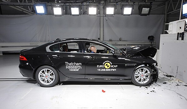 Названы самые безопасные автомобили 2015 года