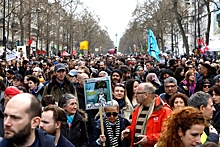 Глава МВД Франции обвинил в беспорядках радикалов из других стран