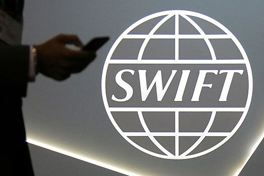 Песков не стал исключать угрозы отключения России от SWIFT