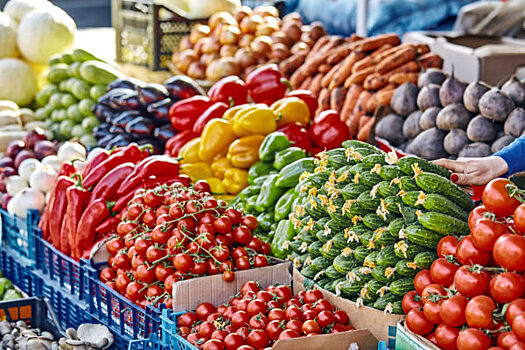 Учёные выяснили, в каких овощах и фруктах содержится больше всего пестицидов