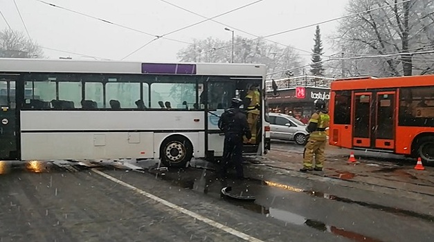 Появились подробности аварии с пассажирским автобусом в центре Калининграда