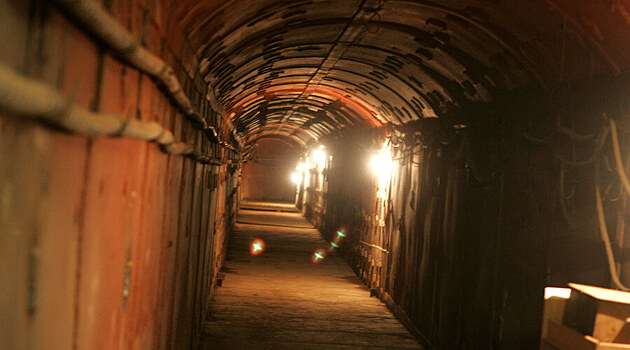 Стены выдерживают ядерную бомбу: показали расположенное в 125 метрах под землей хранилище Росрезерва