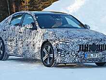 Компания Mercedes-Benz показала на тизере новый седан Mercedes-AMG C-Class нового поколения